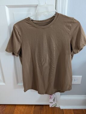 Lululemon Love Crew Shirt Size 6